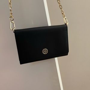 Tory Burch clutch with removable chain. Black